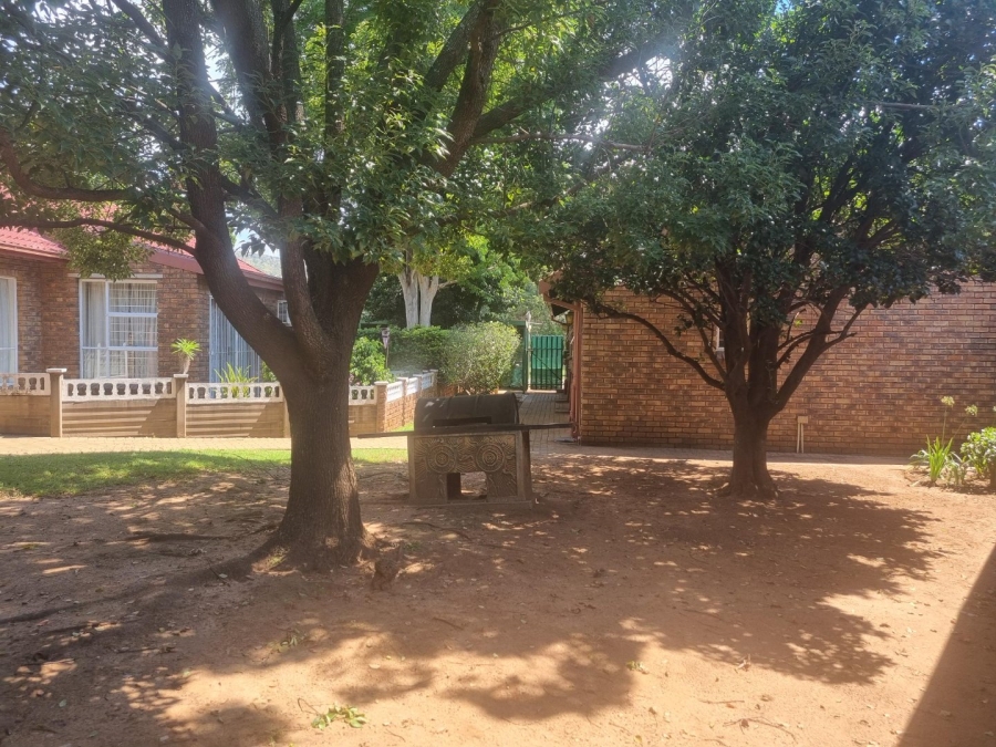 1 Bedroom Property for Sale in Meerhof North West